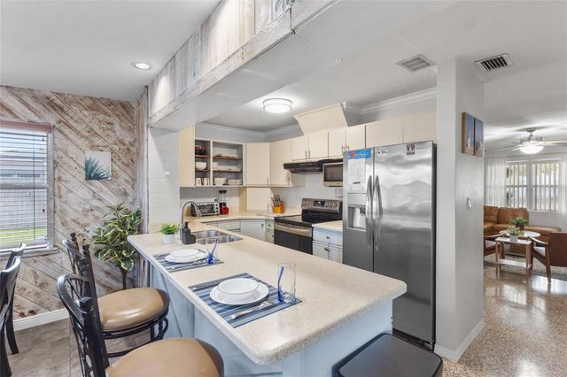 2307 N WELLESLEY DRIVE, Bradenton, FL 34207