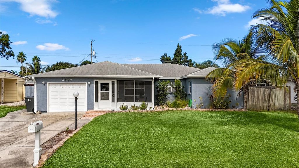 2307 N WELLESLEY DRIVE, Bradenton, FL 34207