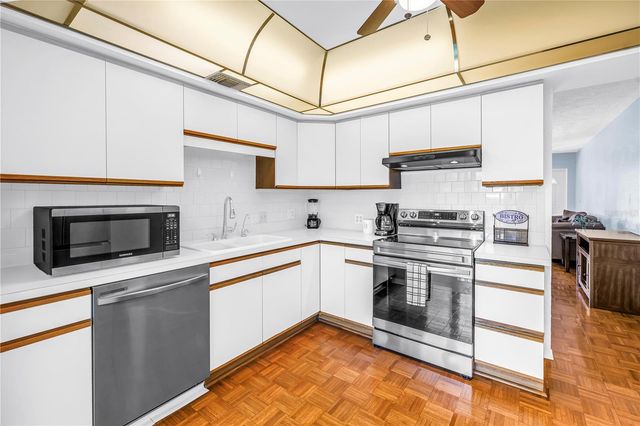 4143 56TH STREET N 1006, Kenneth City, FL 33709