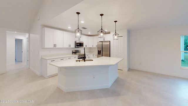 963 Sareta Street SE, Palm Bay, FL 32909