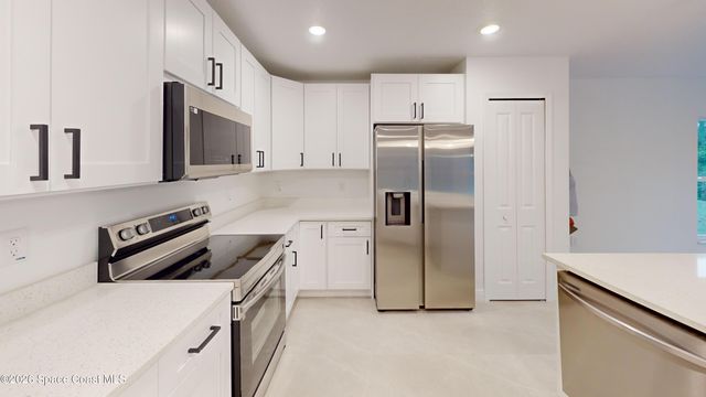 963 Sareta Street SE, Palm Bay, FL 32909