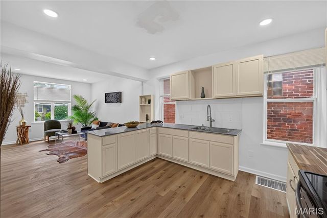 7117 Vermont Avenue, St Louis, MO 63111