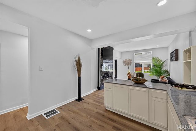 7117 Vermont Avenue, St Louis, MO 63111