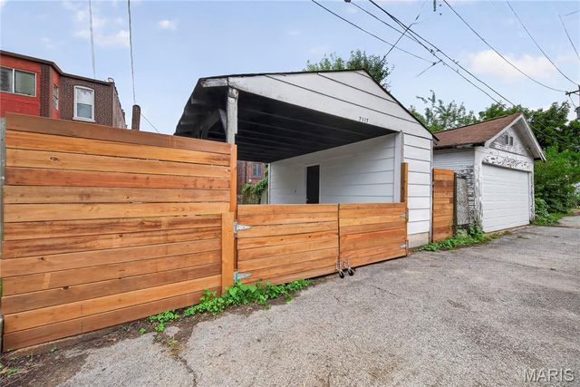 7117 Vermont Avenue, St Louis, MO 63111