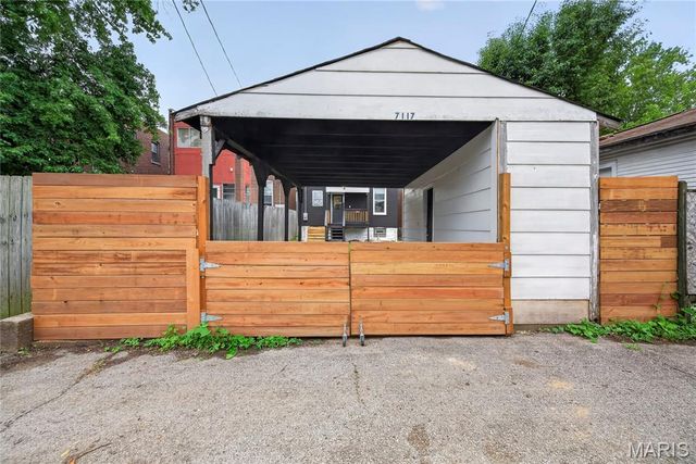 7117 Vermont Avenue, St Louis, MO 63111
