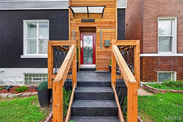 7117 Vermont Avenue, St Louis, MO 63111