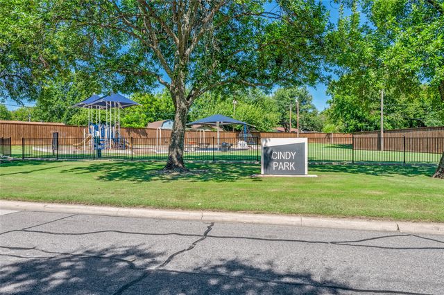 557 Hillery Street, Burleson, TX 76028
