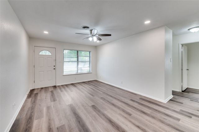 557 Hillery Street, Burleson, TX 76028