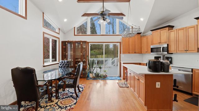 7607 BURNSIDE CT, Falls Church, VA 22043