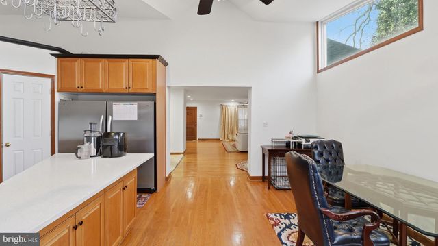 7607 BURNSIDE CT, Falls Church, VA 22043