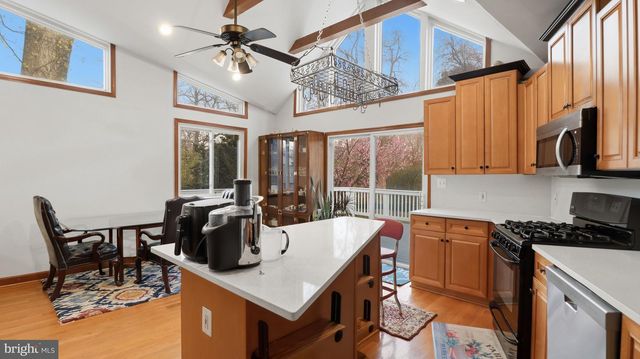 7607 BURNSIDE CT, Falls Church, VA 22043