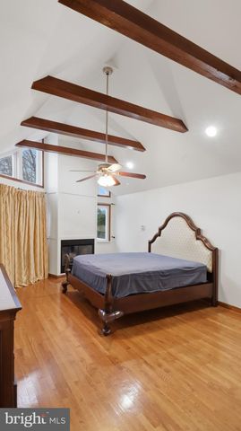 7607 BURNSIDE CT, Falls Church, VA 22043