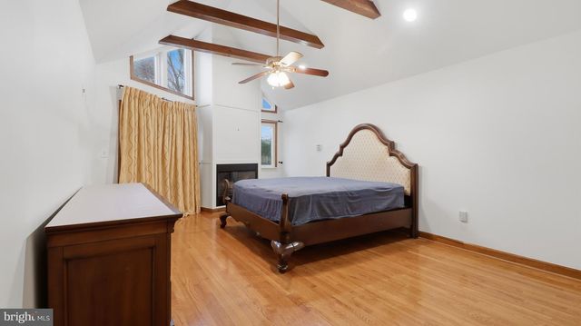 7607 BURNSIDE CT, Falls Church, VA 22043