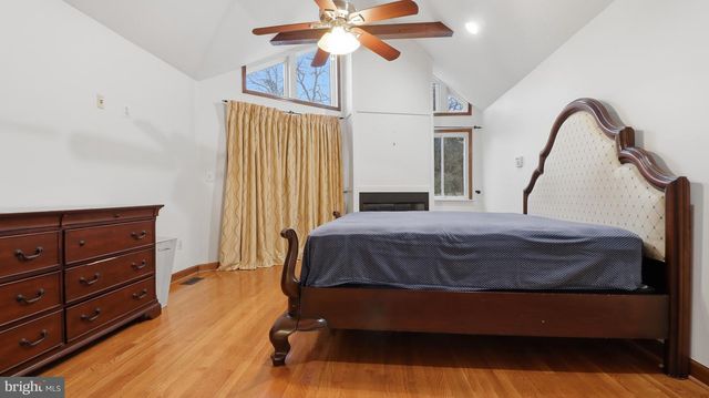 7607 BURNSIDE CT, Falls Church, VA 22043