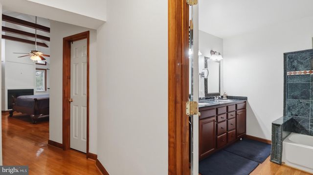 7607 BURNSIDE CT, Falls Church, VA 22043
