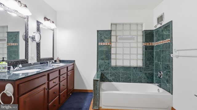 7607 BURNSIDE CT, Falls Church, VA 22043