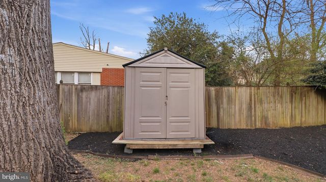 7607 BURNSIDE CT, Falls Church, VA 22043