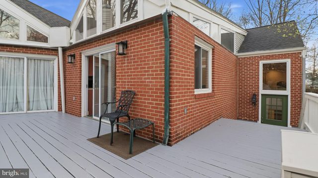 7607 BURNSIDE CT, Falls Church, VA 22043