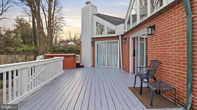 7607 BURNSIDE CT, Falls Church, VA 22043