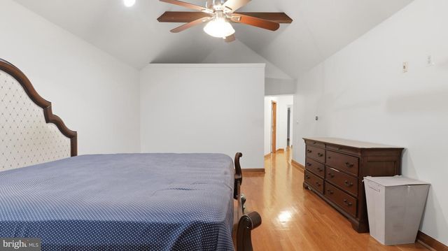 7607 BURNSIDE CT, Falls Church, VA 22043