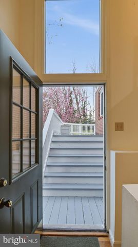 7607 BURNSIDE CT, Falls Church, VA 22043