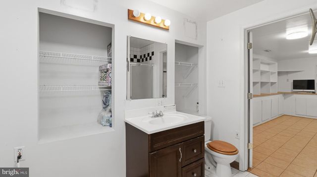 7607 BURNSIDE CT, Falls Church, VA 22043