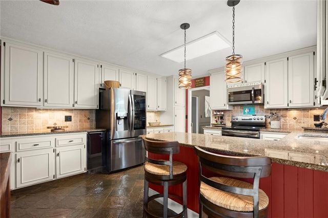 1003 Knotts Pointe Drive, Woodstock, GA 30188