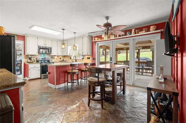 1003 Knotts Pointe Drive, Woodstock, GA 30188