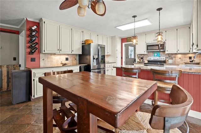 1003 Knotts Pointe Drive, Woodstock, GA 30188