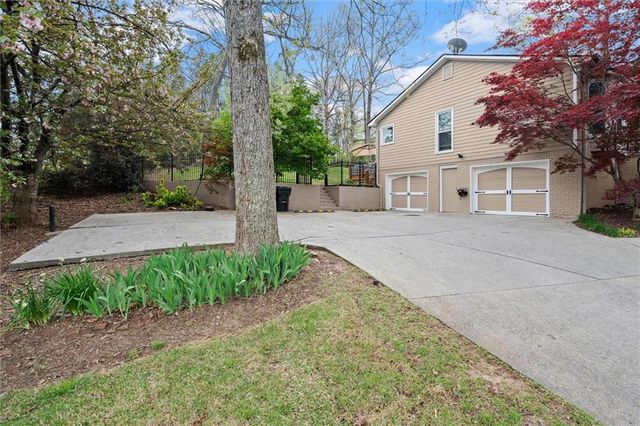 1003 Knotts Pointe Drive, Woodstock, GA 30188