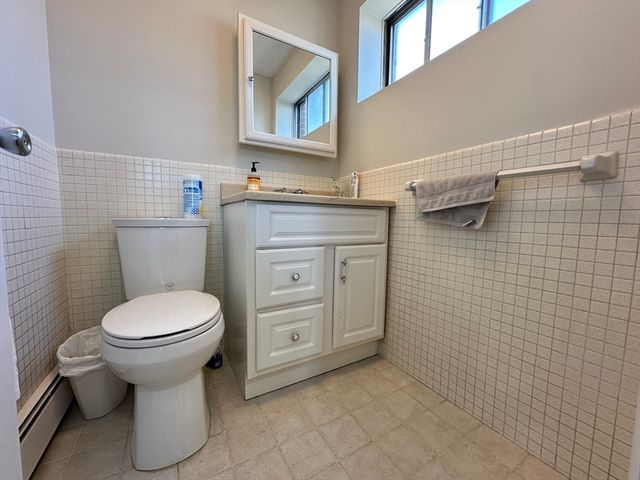 73 Charlesbank Rd 306, Newton, MA 02458