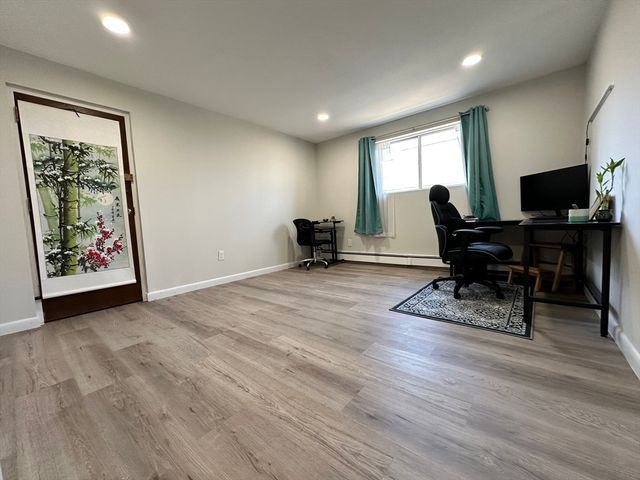 73 Charlesbank Rd 306, Newton, MA 02458