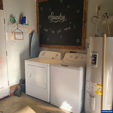 267 N 5th St, Jefferson, OR 97352