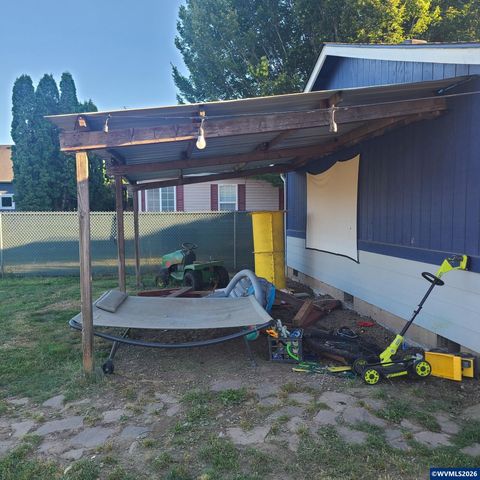 267 N 5th St, Jefferson, OR 97352