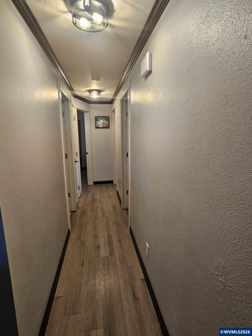 267 N 5th St, Jefferson, OR 97352