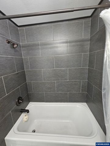 267 N 5th St, Jefferson, OR 97352