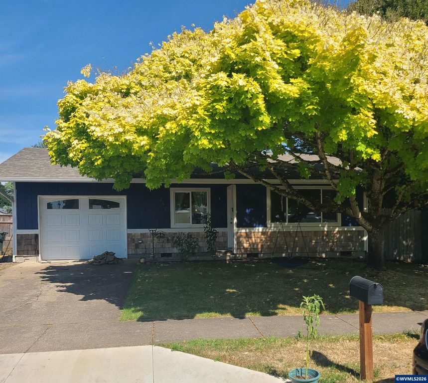 267 N 5th St, Jefferson, OR 97352