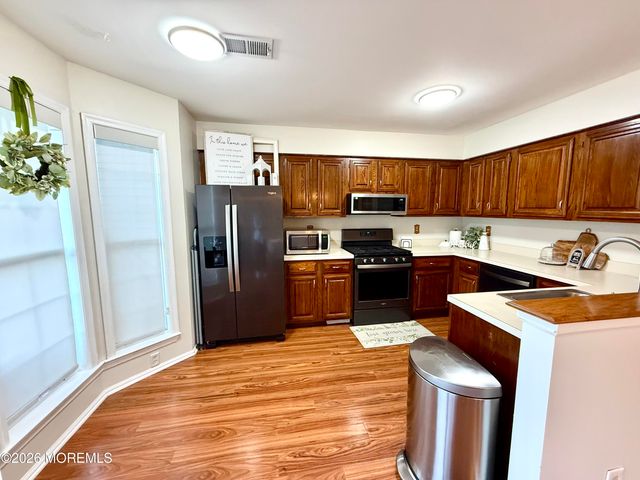 272 Sugar Maple Court, Howell, NJ 07731