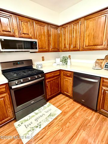 272 Sugar Maple Court, Howell, NJ 07731