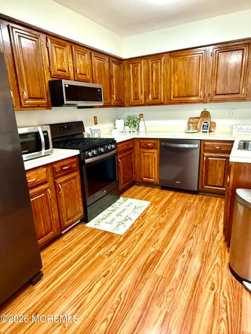 272 Sugar Maple Court, Howell, NJ 07731