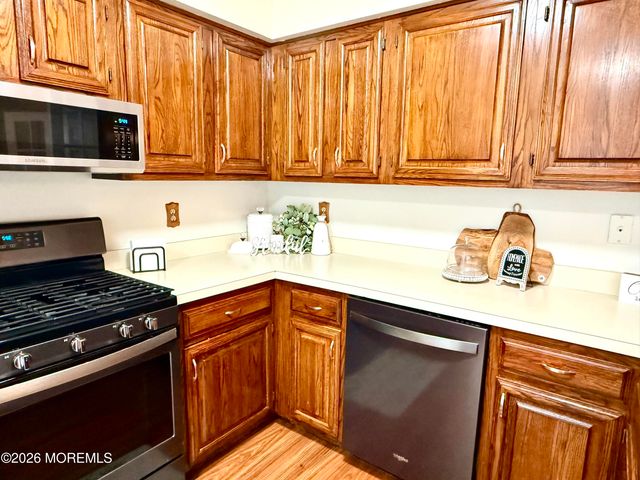 272 Sugar Maple Court, Howell, NJ 07731