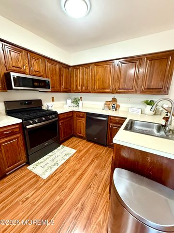 272 Sugar Maple Court, Howell, NJ 07731
