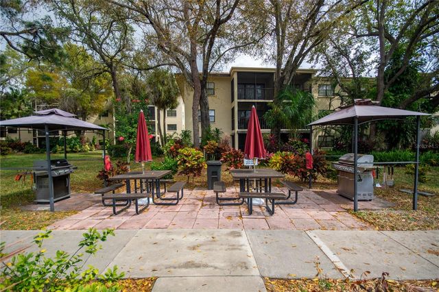 305 30TH AVENUE W A207, Bradenton, FL 34205