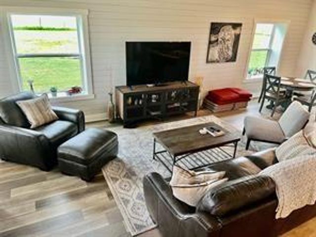 6515 Prihoda Road, Willow Springs, TX 78940