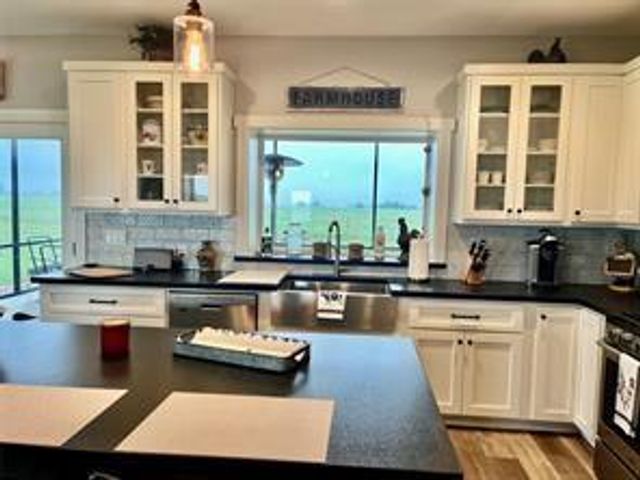 6515 Prihoda Road, Willow Springs, TX 78940