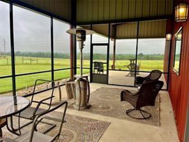 6515 Prihoda Road, Willow Springs, TX 78940
