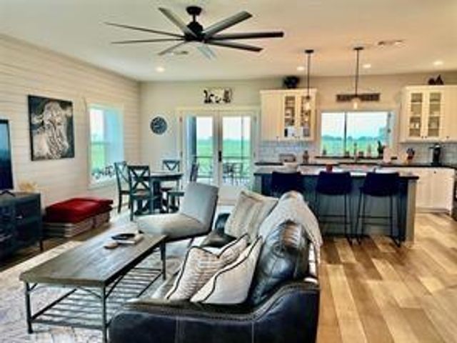 6515 Prihoda Road, Willow Springs, TX 78940