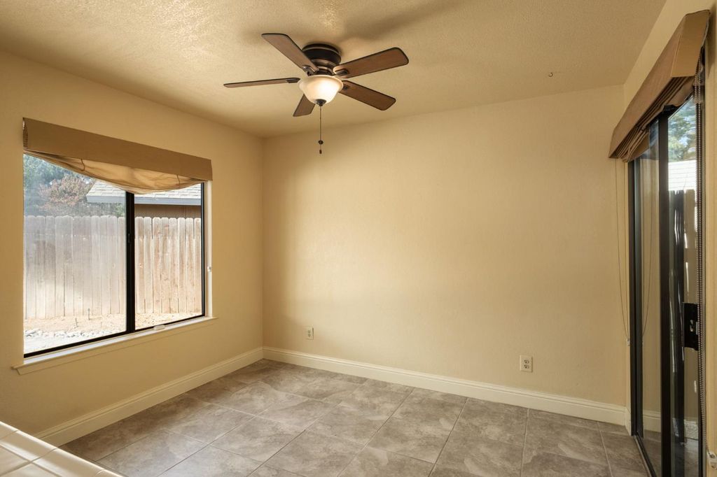Image 20 of property listing at 8507 N Akron Avenue, Fresno, CA 93720