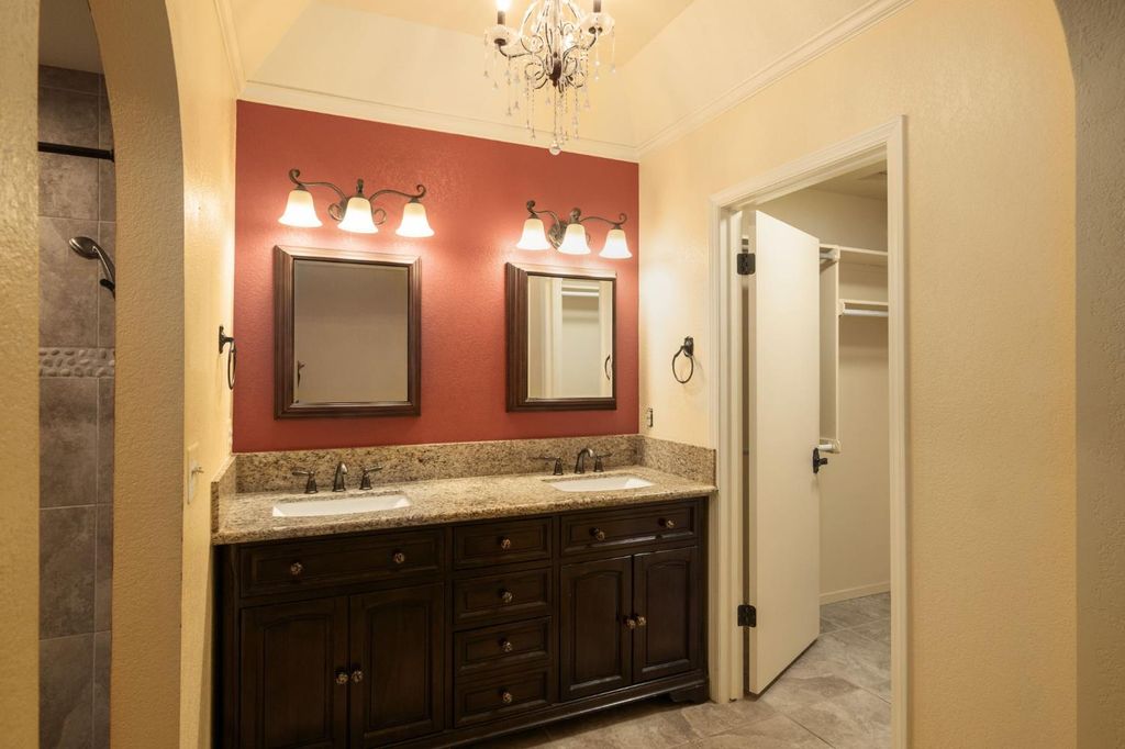 Image 25 of property listing at 8507 N Akron Avenue, Fresno, CA 93720