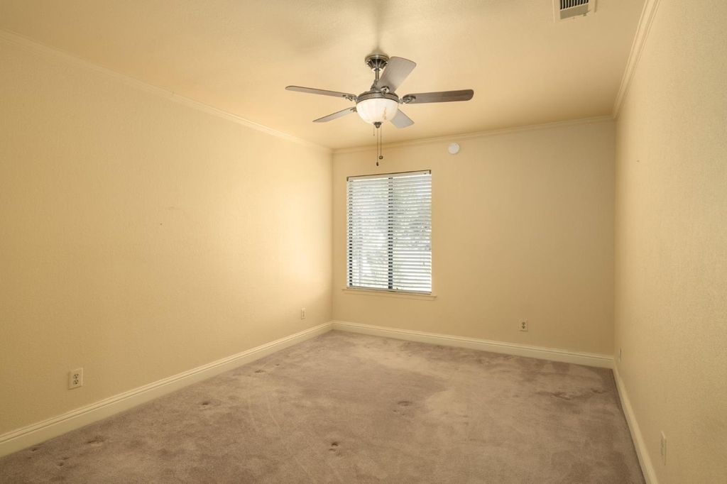 Image 31 of property listing at 8507 N Akron Avenue, Fresno, CA 93720